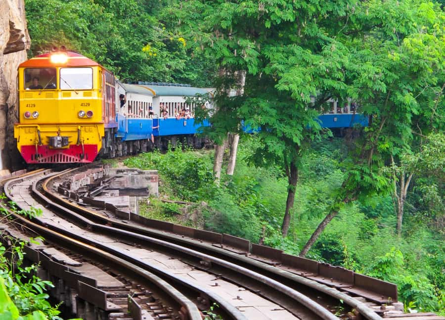 3-Day River Kwai, Floating Market and Erawan Waterfalls - The bridge, the cemetery, and the final ride to Bangkok