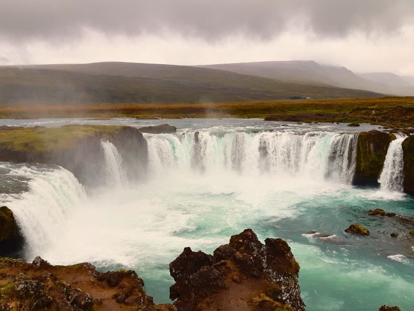 Akureyri: Goðafoss, Laufas & The Christmas House Combo Tour - Goðafoss gives you the tour’s big opening moment