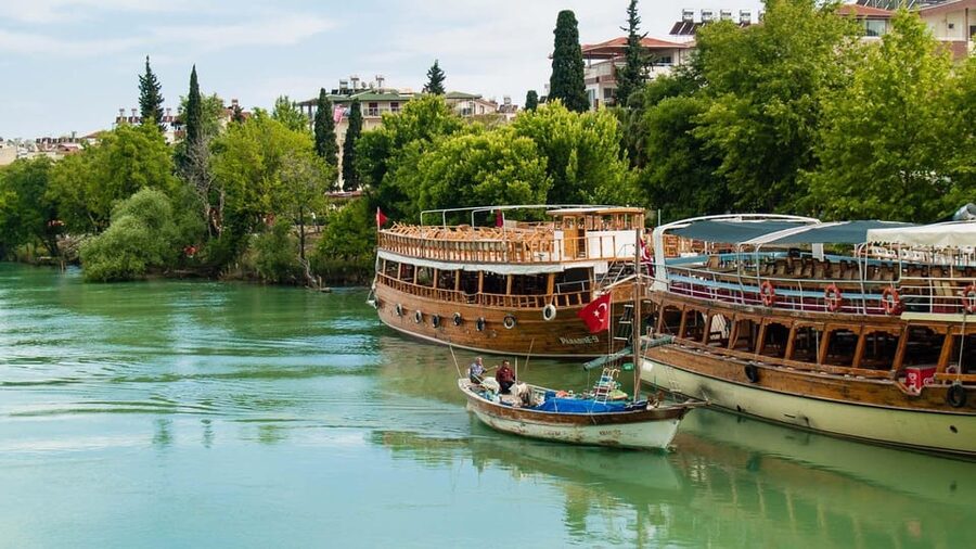 Alanya/Side: Manavgat River & Waterfall, Boat Tour, & Bazaar - Guides, languages, and group atmosphere