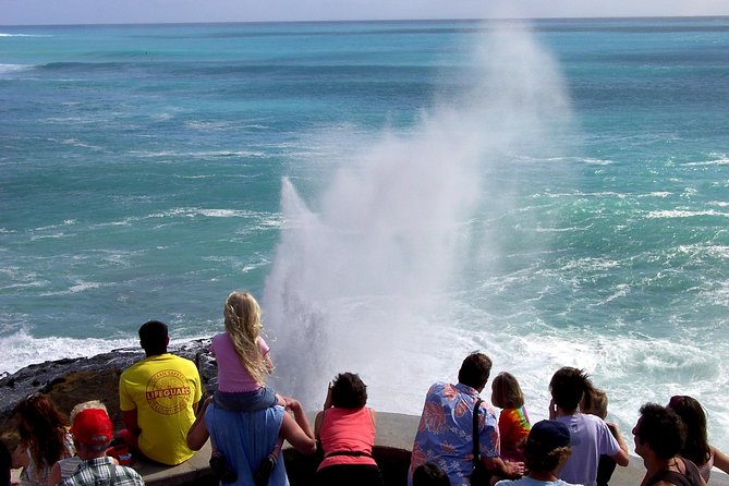 All Inclusive Ultimate Circle Island Tour, Waimea Falls & Lunch - Byodo-in Temple offers the calmest half hour