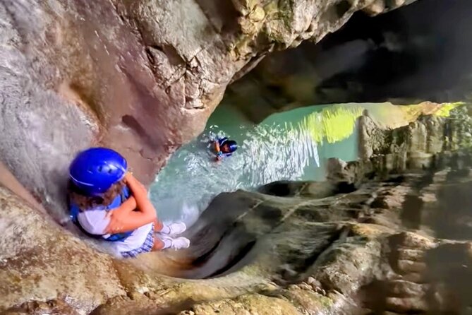 AMBER COVE-TAINO BAY 5 Zip Lines 7 Waterfalls + Locale Food - Guide service and photos