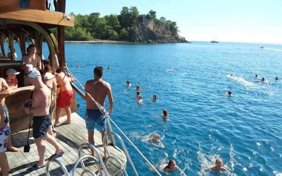 Antalya Boat Tour: Düden Waterfall, Swim & Soft Drinks - Sea caves and three swimming opportunities