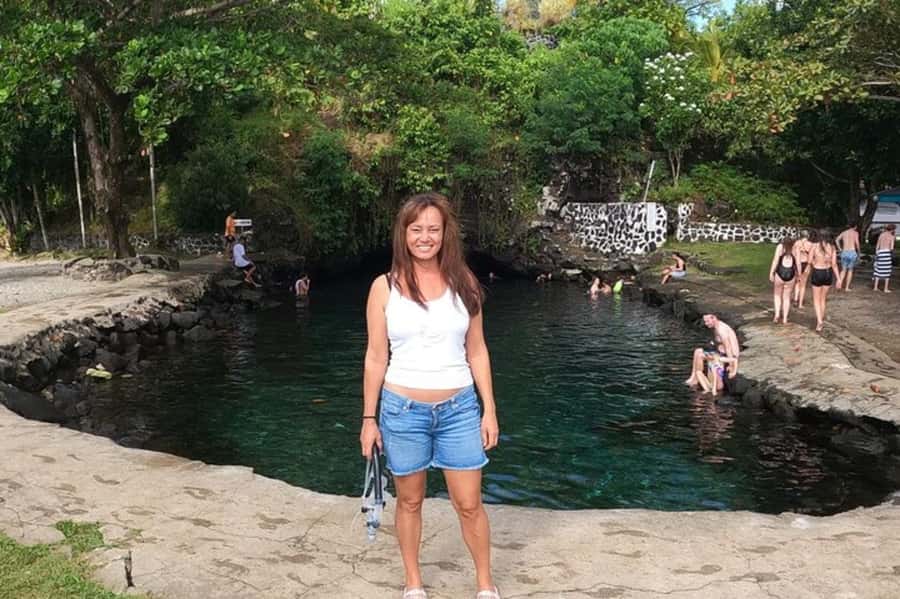 Apia: Full-Day Upolu Island Tour with Waterfalls and Beaches - The Bahá’í Temple slows the pace