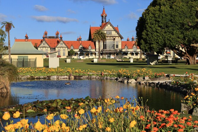 Auckland: Rotorua, Taupo, Waiotapu & Huka Falls Private Trip - A private vehicle changes the feel of the day