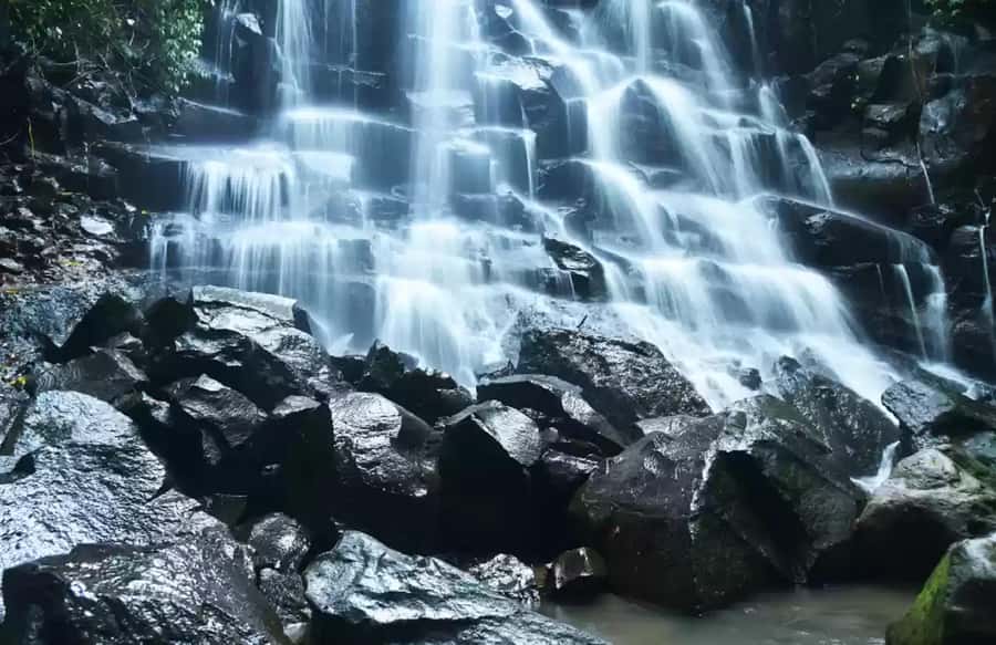 Bali Best Waterfalls Private Tour - Kanto Lampo, beautiful rocks and a possible wait