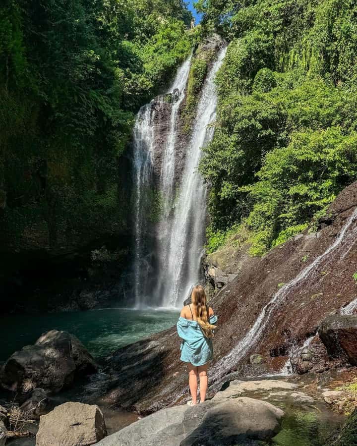 Bali: Cliff Jumping Gitgit Waterfalls & Rice Terrace Tour - Lunch in Singaraja, with the bill in your hands
