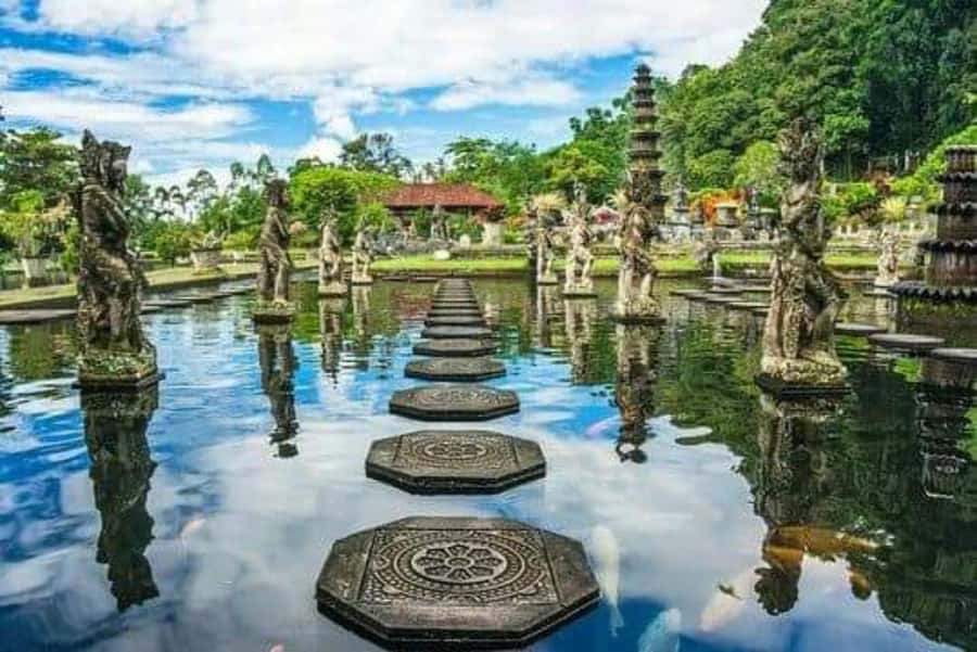 Bali : Day Trip to Besakih Temple & 2 Hidden Waterfalls - Luwak coffee and a local stop