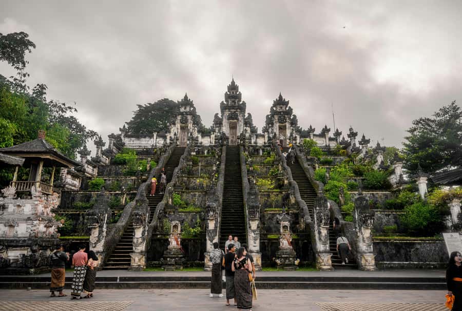 Bali: Gate of Heaven, Waterfall and Ubud All-Inclusive Tour - The early start at Lempuyang Temple