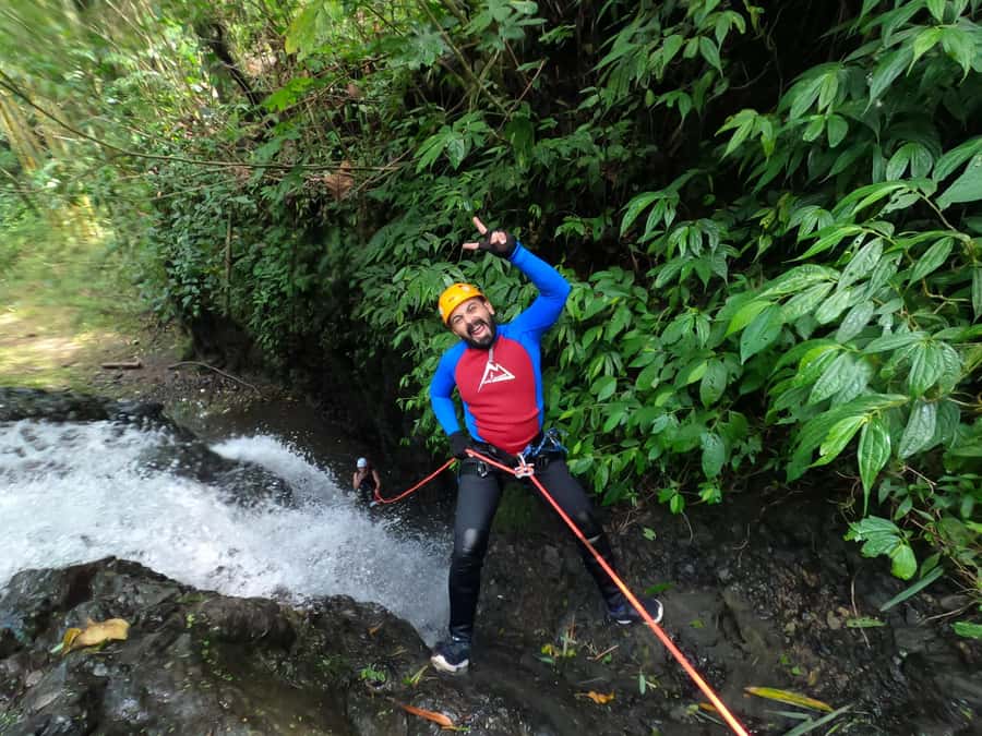 Bali: Gitgit Canyon Canyoning Trip with Breakfast and Lunch - Food, showers, and free photos after the canyon