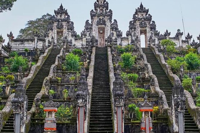 Bali : Instagrams Tour Lempuyang Temple, Tirta Gangga- Tukad Cepung , Tibumana Waterfall - Tukad Cepung Waterfall inside the rock cliffs