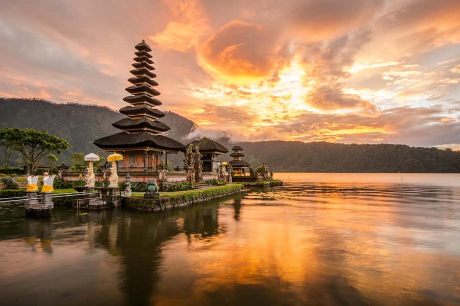 Bali: Lake Bratan, Handara Gate, Waterfall & Swing Tour - The two-hour ride into the highlands