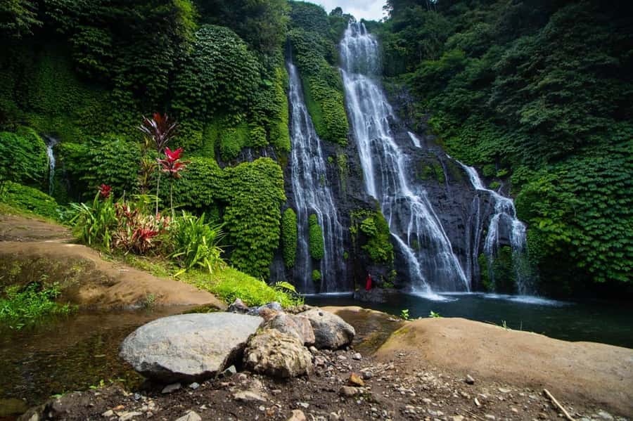 Bali: Munduk Waterfalls Trek, Twin Lakes and Temple Tour - Lunch at a family-run restaurant