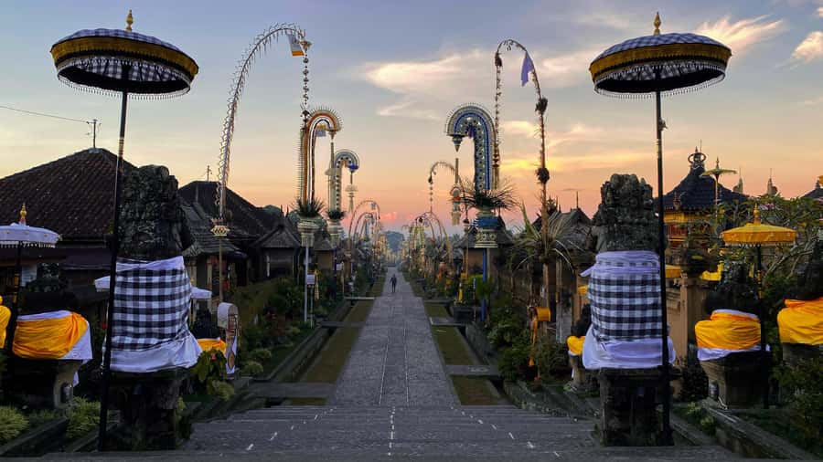 Bali: Penglipuran Village, Rice Terrace & Waterfall Tour - Choosing the right four-hour or eight-hour route