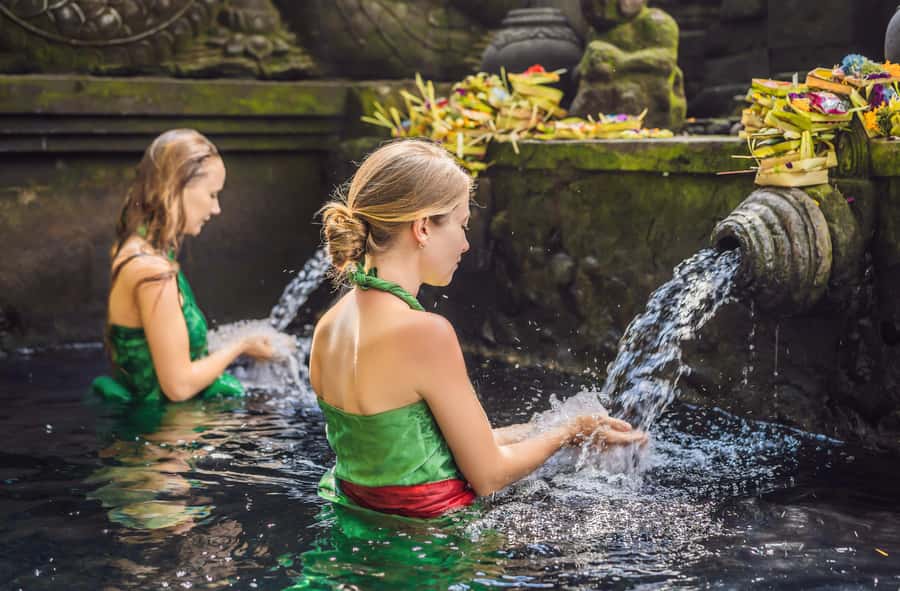Bali: Penglipuran Village, Rice Terrace & Waterfall Tour - Tirta Empul and the meaning of a temple visit