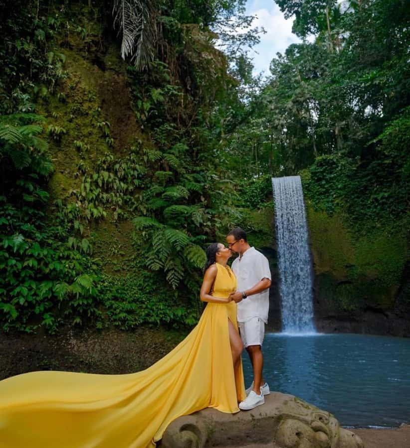 Bali Top's 3 Waterfalls - Temple And Rice Terrace - Kanto Lampo Waterfall: close-up water and a cool start
