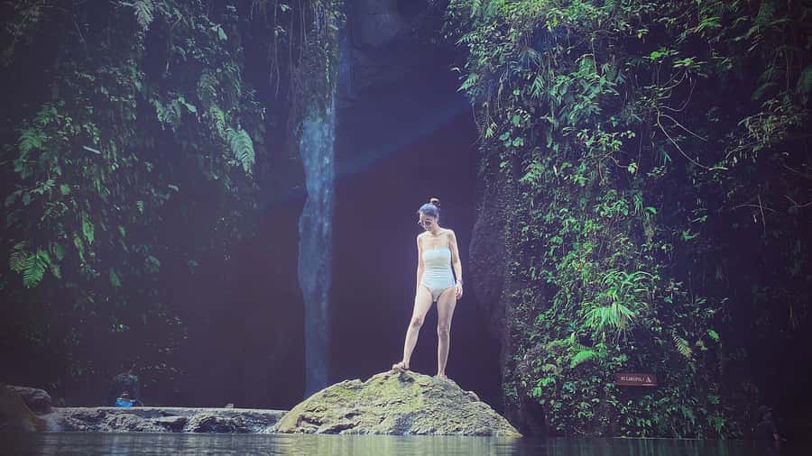 Bali: Ubud Gorilla Cave Track ATV & Waterfall Tour with Meal - Safety briefing and choosing your ATV