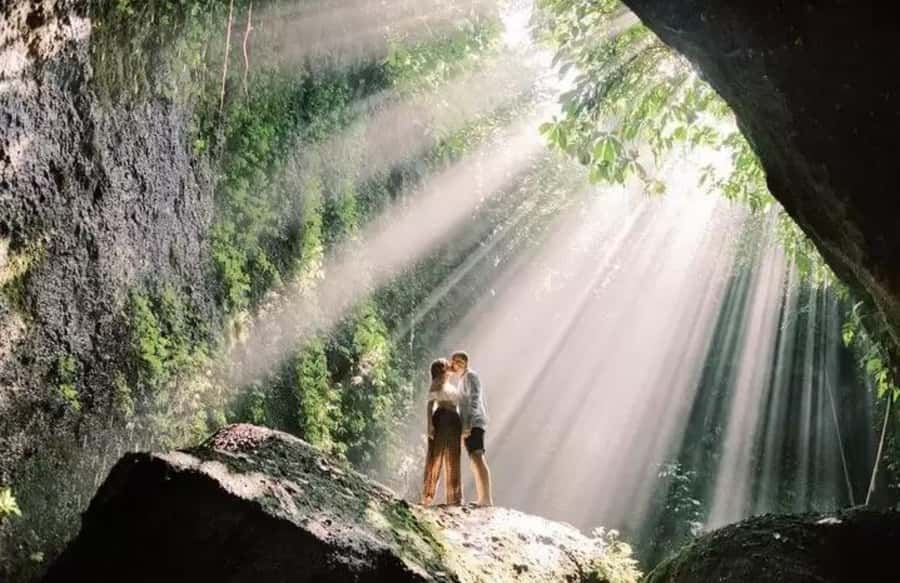 Bali Waterfalls Private Day Tour - Kanto Lampo and its photogenic rocks