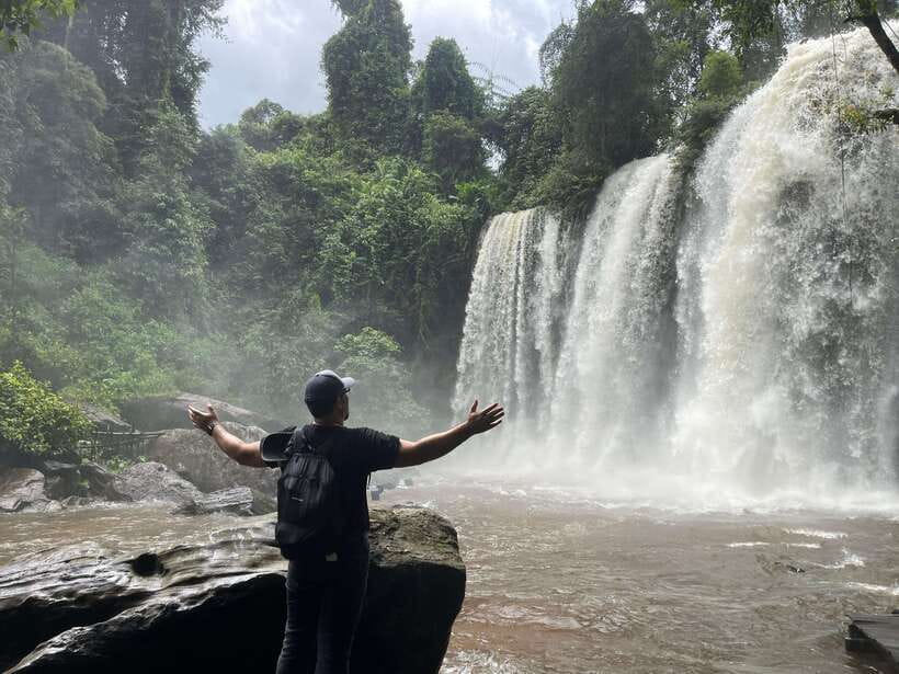 Banteay Srei, Kulen Waterfall & Beng Mealea Exploration - Banteay Srei and the finest small-scale carving
