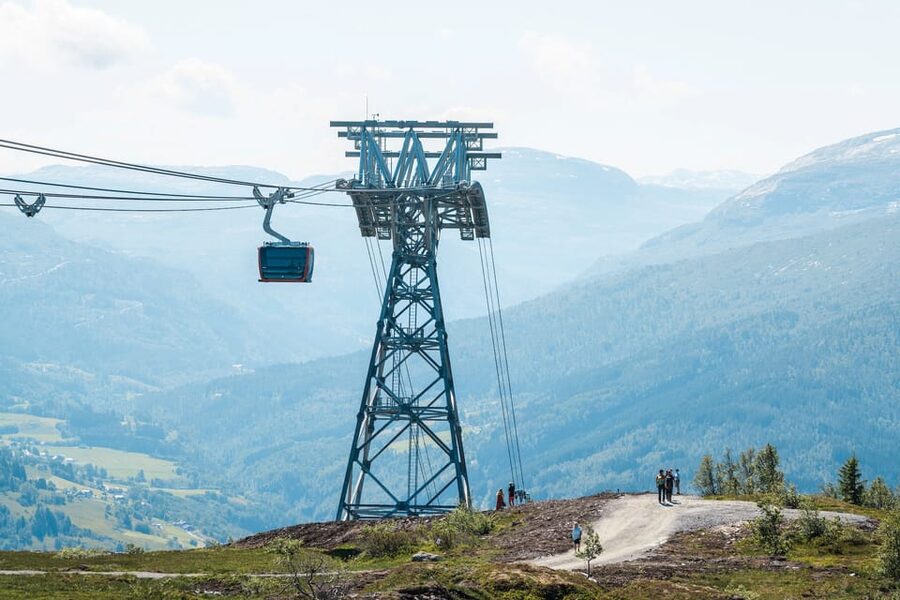 Bergen: Hardangerfjord, Voss Gondola & 3 Great Waterfalls - What the guide and group size add
