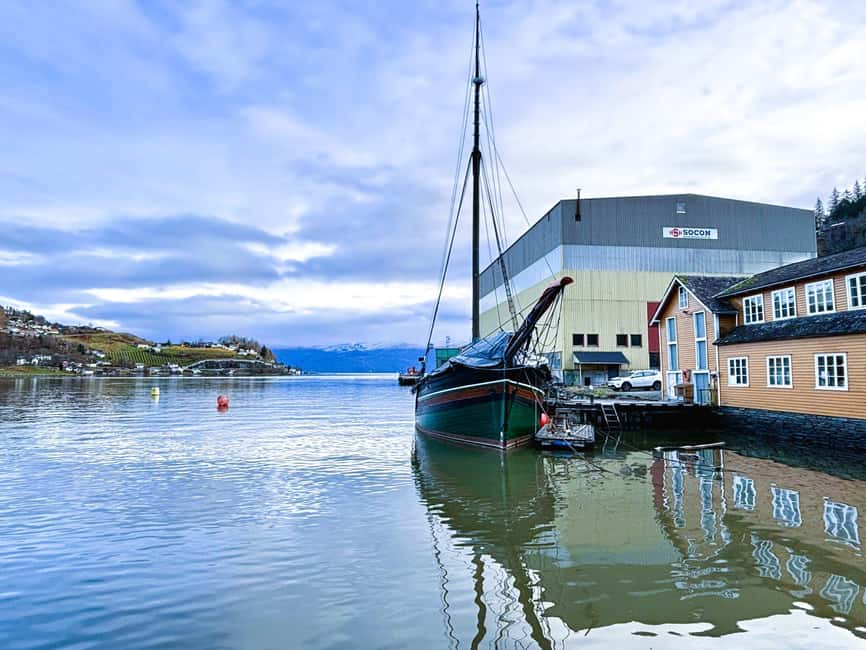 Bergen: Hardangerfjord & Waterfalls Bus Tour with Apple Pie - Norheimsund and the maritime side of Hardanger