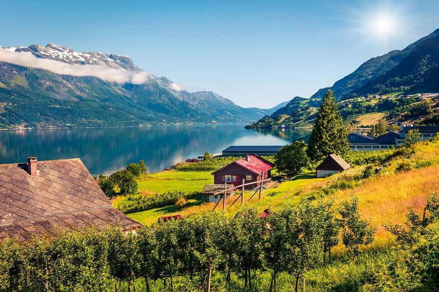 Bergen: Hardangerfjord & Waterfalls Bus Tour with Apple Pie - Steinsdalsfossen, the tour’s big waterfall moment