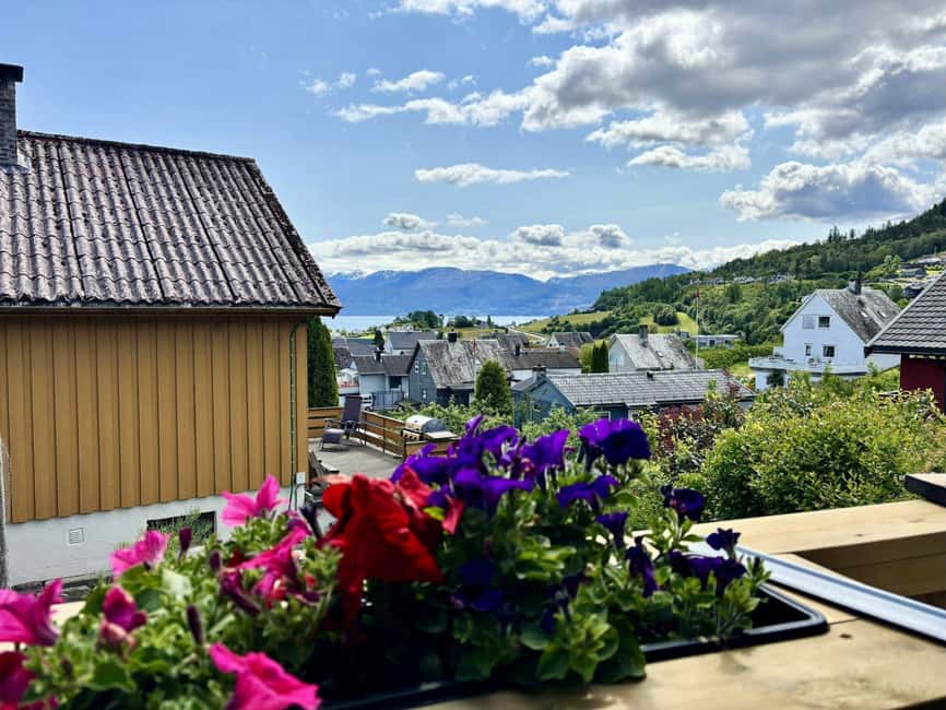 Bergen: Hardangerfjord & Waterfalls Bus Tour with Apple Pie - The return through Kvamskogen and Osterfjord