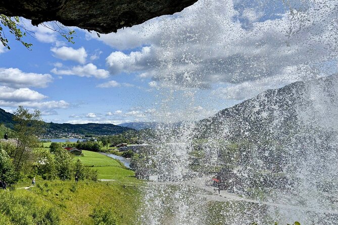 Bergen: Hardangerfjord, Waterfalls, Culture & Apple pie - Steinsdalsfossen, the waterfall you can walk behind