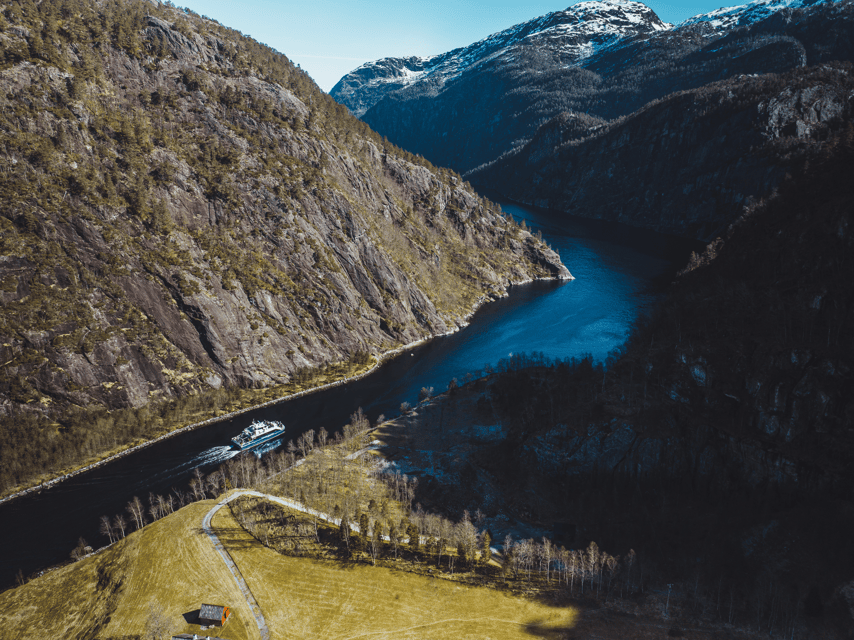Bergen: Mostraumen Fjord & Waterfall Cruise - Weather, winter ice, and route changes