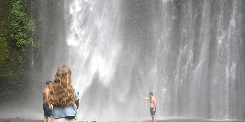 Best of Lombok: Tribe Villages, Traditions & Waterfalls - Senaru Sasak village and local traditions