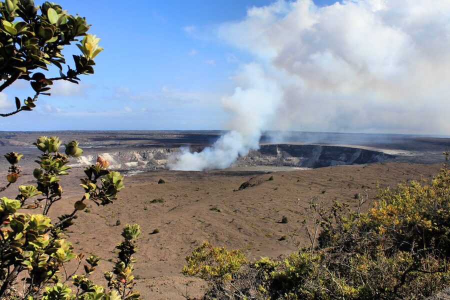 Big Island: Coffee, Black Sand, Volcano and Waterfall Tour - Punaluʻu Bake Shop and the island’s sweet tooth