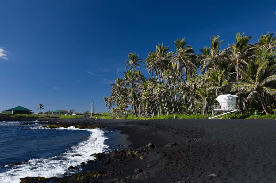Big Island: Volcano, Black Sand Beach, Waterfall, with Lunch - From Hilo streets to Rainbow Falls