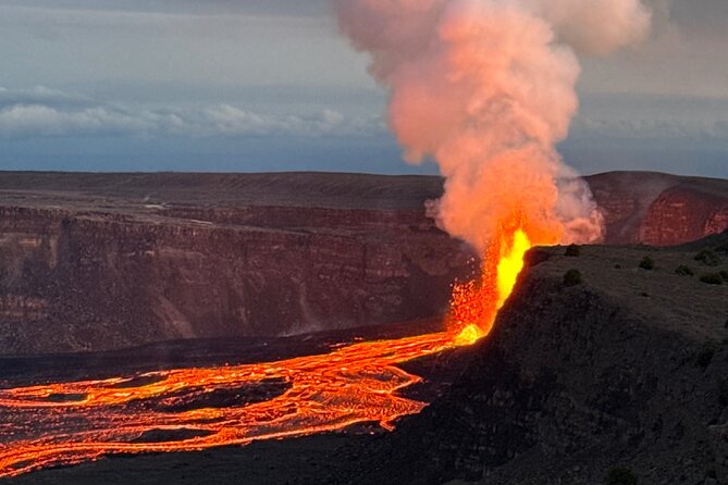 Big Island Waterfalls, Blacksand Beaches, Lava Tubes & Volcanoes - Key points at a glance