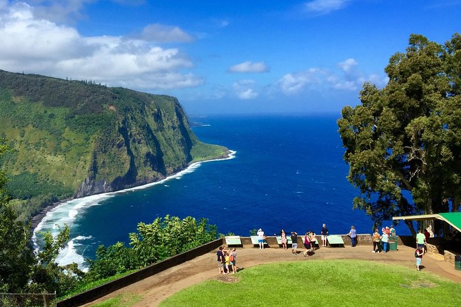 Big Island Waterfalls Tour with Swimming and Botanical Garden - From Kona to Waipio Valley Lookout