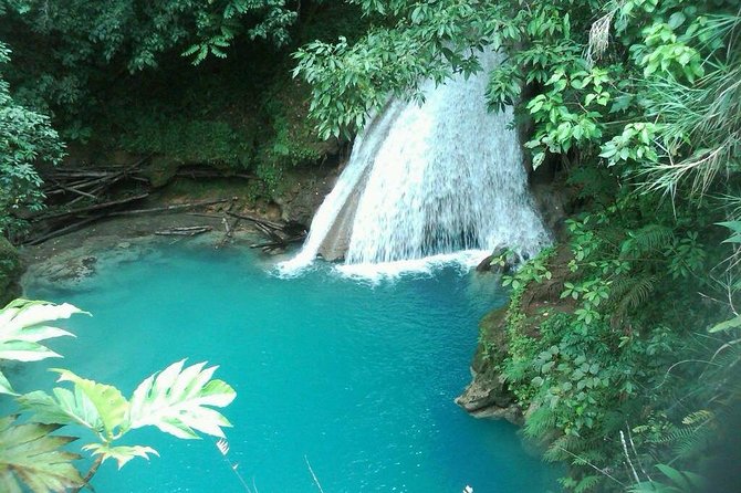 Blue Hole and River Tubing Combo Tour from Ocho Rios - Who should book this excursion?