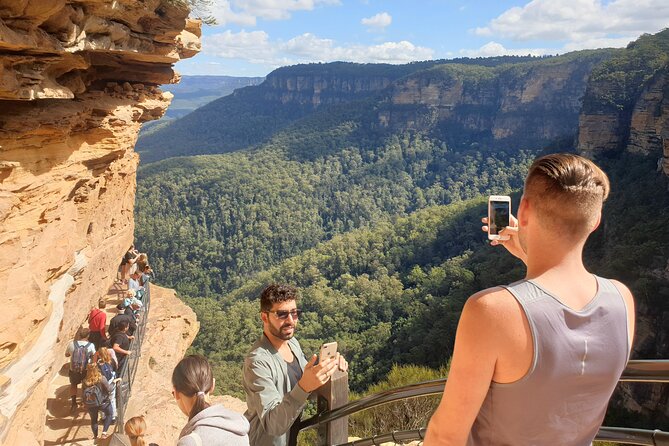 Blue Mountains Small Group Tour with Waterfall Walk & Fresh Lunch - Echo Point and the Three Sisters