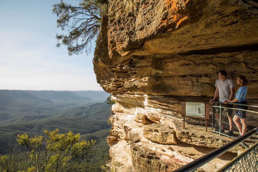 Blue Mountains Sunset Waterfalls Wildlife Tour From Sydney - Lincoln’s Rock at golden hour