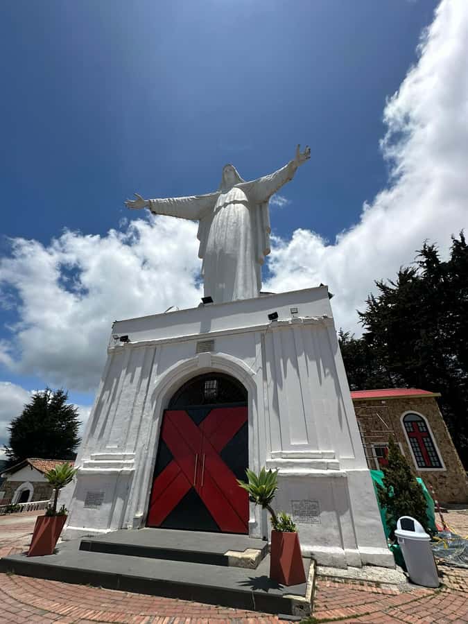 Bogota: Hike to La Chorrera Waterfall, El Chiflón and Guadalupe Hill - From Bogotá streets to the Eastern Cordillera