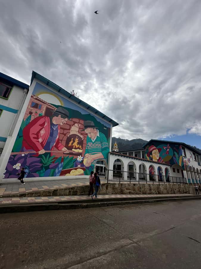 Bogotá: Visit Colombia's Highest Waterfalls & Guadalupe Hill - Should you book La Chorrera and El Chiflón?