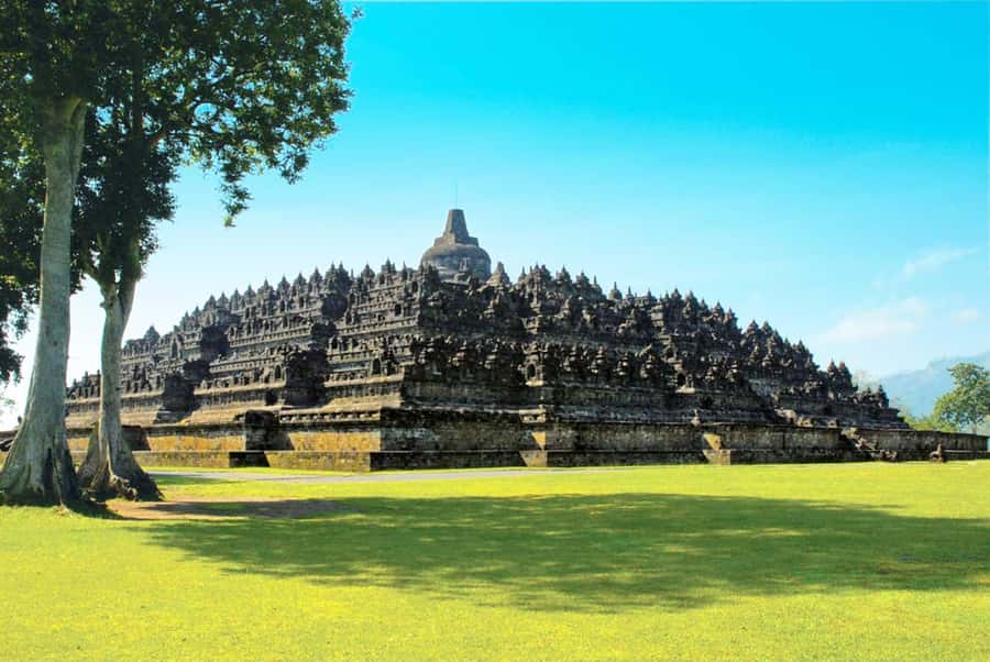 Borobudur Temple, Waterfall & Kalibiru National Park Trip - How the Guides Shape the Day