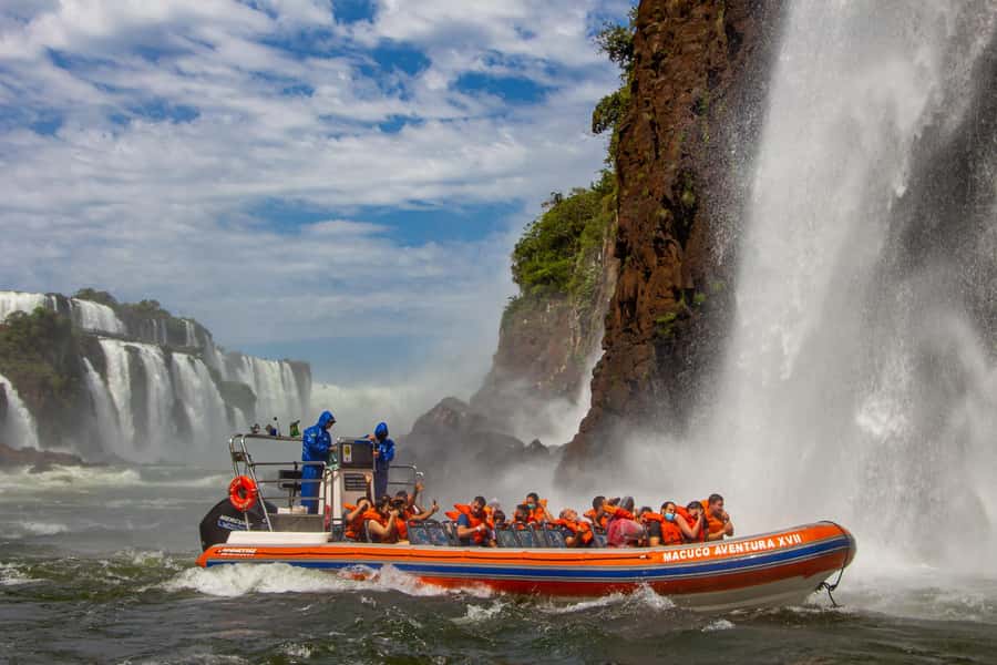 Brazil & Argentina: Iguazu Falls Both Sides in One Day - Pickup in Foz do Iguaçu or Puerto Iguazú