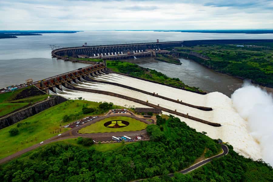 Brazilian Falls, Bird Park and Itaipu Dam - Two hours at the Bird Park