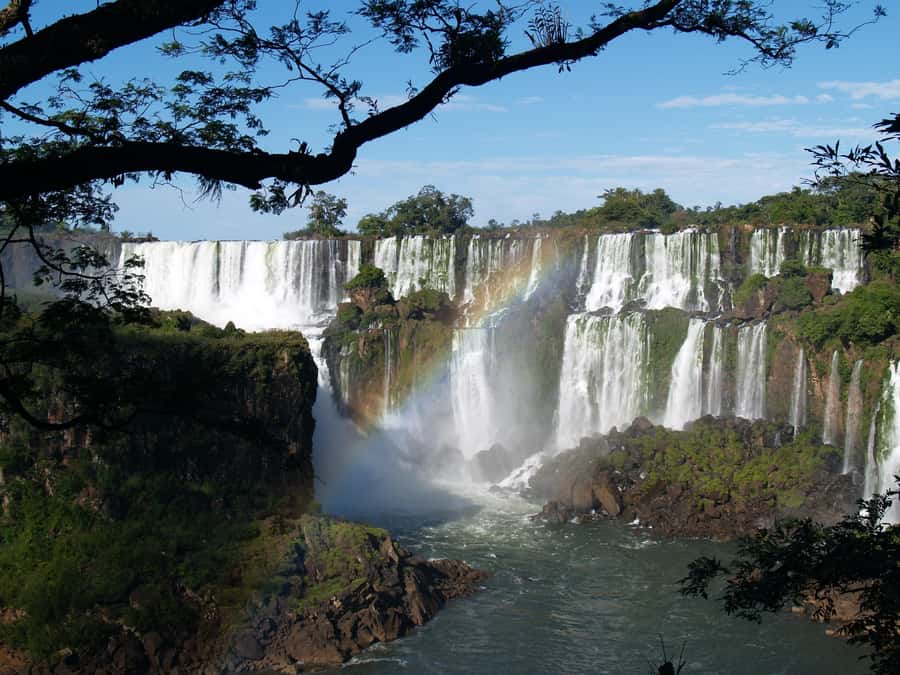 Buenos Aires: Iguazú Falls with Boat Ride & Optional Flight - Guides, language, and group size