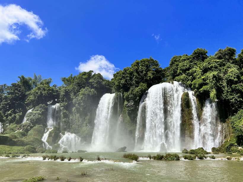 Cao Bằng: Ban Gioc Waterfall Full-Day With Local Guide - Motorbike, driver, and comfort choices