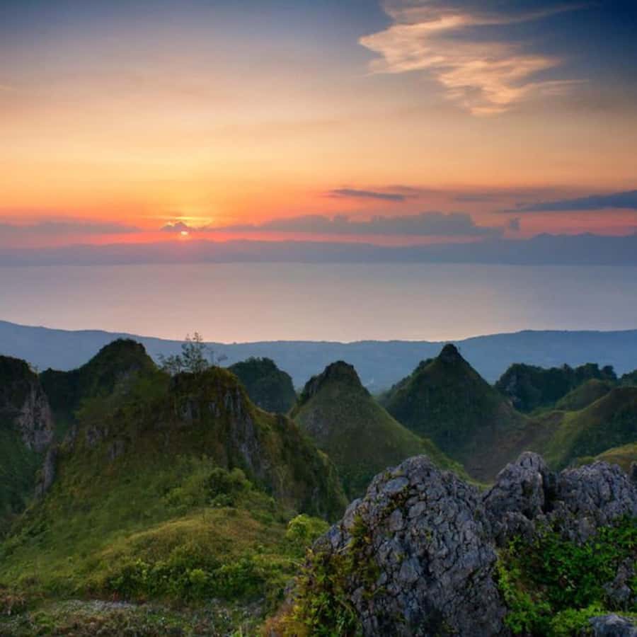 Cebu: Osmeña Peak and Kawasan Canyoneering Day Tour - Osmeña Peak and Cebu’s unusual hill country