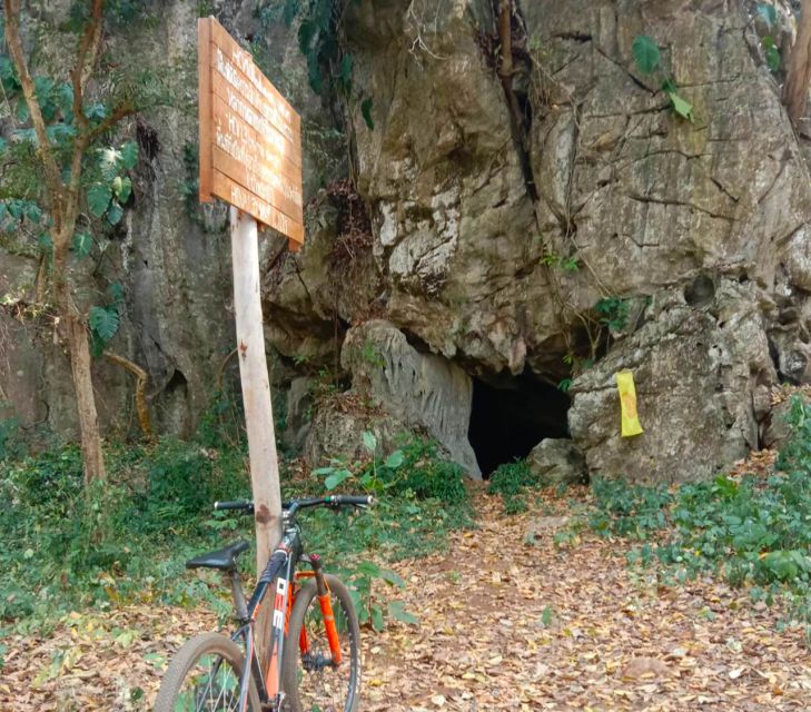 Chiang Mai: 22 km XC Mountain Biking from Sticky Waterfall - Lunch and a Swim at Mae Kuang Lake