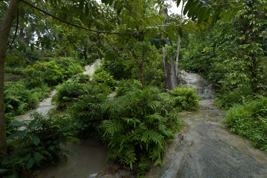 Chiang Mai: Bua Thong Sticky Waterfall & Huge Cave & Buffet - Lunch, fruit, and the practical value of the package