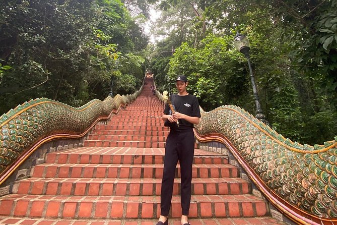 Chiang Mai Doi Suthep Temple and Sticky Waterfall Tour (Private & All-Inclusive) - How to judge the guide and the pace