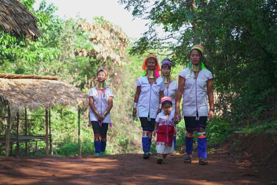 Chiang Mai: Elephant care & Long Neck &Sticky Waterfall Tour - Guide quality can shape the whole day
