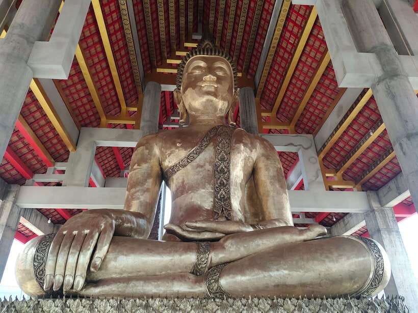 Chiang Mai: Elephants, Sticky Waterfalls, Market and Temple - Meeting the elephants in the afternoon