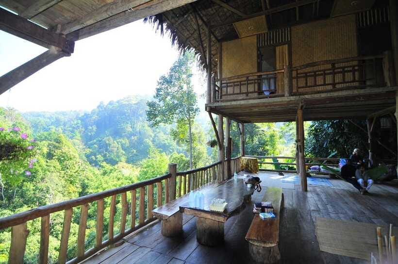 Chiang Mai: Sticky Waterfall & Caves Tour w/ Treehouse Stay - An evening above the forest